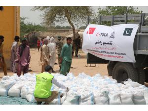 TİKA'dan Pakistan'da 2 bin aileye gıda yardımı