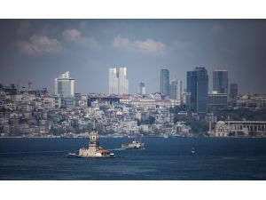 İstanbul limanlarındaki gemilerin düdükleri gemi işçileri için çaldı