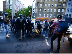 Almanya’da izinsiz 1 Mayıs gösterisine polis müdahale etti