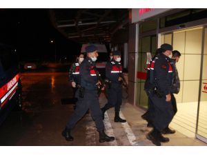 Konya'da 2 cezaevi firarisi ile hakkında yakalama kararı bulunan şüpheli yakaladı