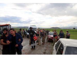 Sivas'ta hayvanlarını otlatırken yıldırım isabet eden köylü öldü