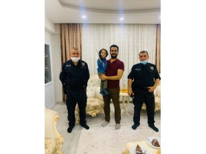 Hatay'da polisten 4 yaşına giren çocuğa doğum günü sürprizi