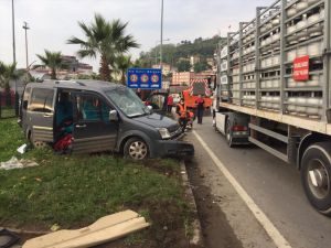 Giresun'da tır ile hafif ticari araç çarpıştı: 3 yaralı