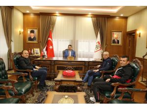 Sivasspor Teknik Direktörü Çalımbay'dan Vali Salih Ayhan'a ziyaret