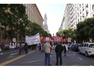 Arjantin'de karantina protestolara engel olamadı