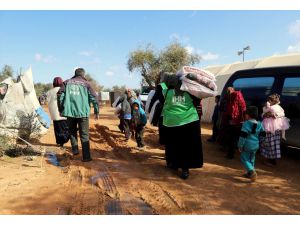 İHH Suriye'deki kamplarda 7 bin battaniye dağıttı