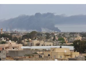 GÜNCELLEME - Libya'da Hafter milislerinden başkentteki Mitiga Havalimanı'na roketli saldırı- Saldırıda 2 sivil hayatını kaybettiÖLÜ SAYISI VE DETAYLAR EKLENDİ