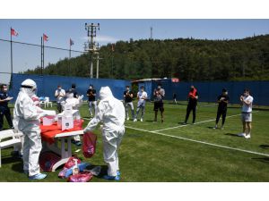 Altınordu'da futbolculara ve teknik heyete Kovid-19 testi yapıldı