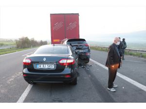 GÜNCELLEME - Anadolu Otoyolu'nda trafik kazaları: 4 yaralı