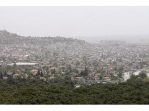 Antalya'nın üstüne nem bulutu çöktü