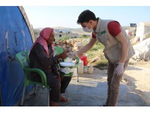 İHH, İdlib'de ihtiyaç sahibi 200 bin sivile iftar ulaştırdı