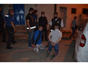 Kahramanmaraş'ta silahla ve bıçakla yaralama olaylarının zanlıları kovalamaca sonucu yakalandı