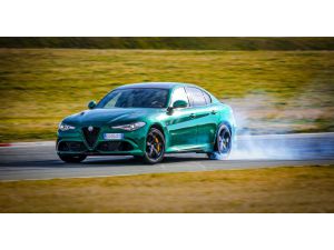 Alfa Romeo, yenilenen Giulia ve Stelvio Quadrifoglio’yu tanıttı