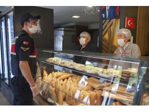 Kilyos'ta jandarma ekipleri market ve fırınları denetledi