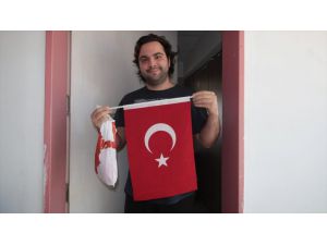 Ordu'da karantinadaki vatandaşlara kandil simidi ve Türk bayrağı dağıtıldı