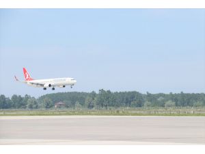 THY'nin 9 milyon sembolik yolculu 19 Mayıs özel uçuşu Samsun'da tamamlandı