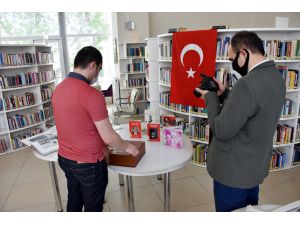 "Atatürk" temalı kitap sergisi, bu yıl gençlere sosyal medyadan ulaştırıldı