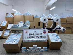 İstanbul'da kaçak üretilen 800 bin maskeye el konuldu