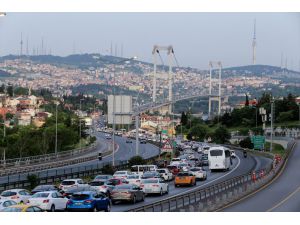 İstanbul'un ana arterlerinde trafik yoğunluğu