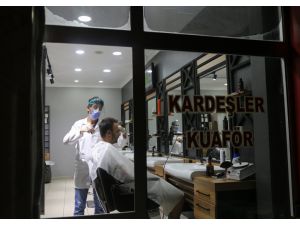 İstanbul'da berber, kuaför ve güzellik salonlarının mesai saatlerine bayram düzenlemesi