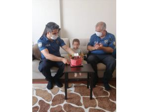 İzmir'de polislerden 4 yaşındaki Ata Buray’a doğum günü sürprizi