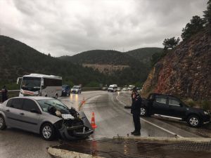 Bilecik'te zincirleme trafik kazası: 5 yaralı