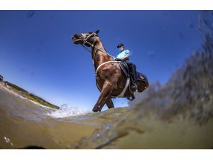 Jandarma Atlı Timi, Ramazan Bayramı'nın birinci gününde sahilleri denetledi