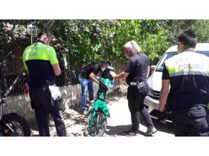 Motosikletle sokağa çıkma yasağını ihlal eden 2 kuzene para cezası