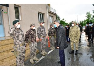 Malatya Valisi Baruş'tan görev başındaki güvenlik güçlerine bayram ziyareti