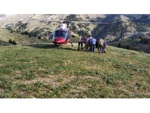 Yaylada rahatsızlanan genç ambulans helikopterle hastaneye kaldırıldı