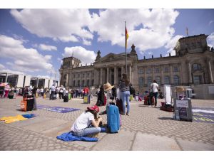 Berlin’de turizmciler sokaklara indi