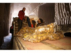 Nevşehir'den Suriye'ye 2 tır patates gönderildi