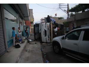 Adana'da tarım işçilerini taşıyan servis araçları çarpıştı: 12 yaralı