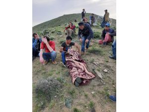 Hizan'da koyun otlatırken yıldırım isabet eden kişi öldü
