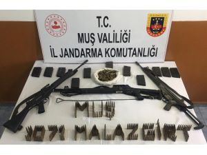 Muş'ta PKK'lı teröristlere ait silah ve mühimmat ele geçirildi