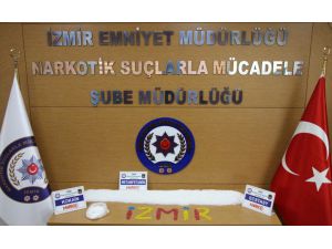 İzmir'de kamyonda 8 kilo 890 gram sentetik uyuşturucu ele geçirildi