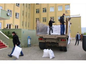 Kayseri'de öğrenci ve öğretmenlerin katkısıyla alınan 445 torba un dağıtıldı