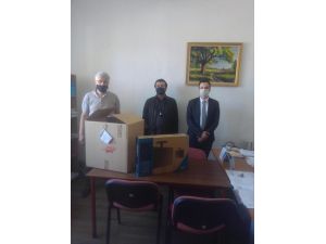 Türkiye'nin Saraybosna Büyükelçiliğinden Boşnak öğrencilere tablet ve bilgisayar