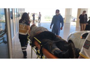 Bursa'da üstlerine demir plaka düşen iki işçi yaralandı