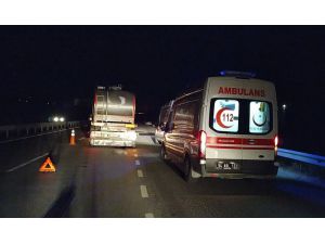 Sakarya'da süt tankeri ile otomobil çarpıştı: 3 yaralı