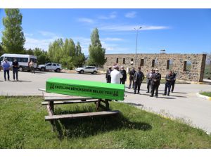 Erzurum'daki silahlı kavgada ölen 5 kişiden birinin cenazesi toprağa verildi