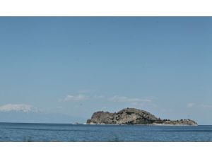Akdamar Adası eşsiz güzelliğiyle ziyaretçilerini bekliyor
