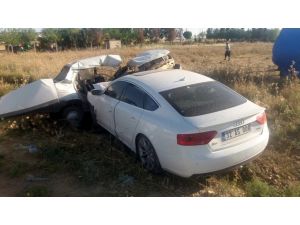 Şanlıurfa'da iki otomobil çarpıştı: 1 ölü, 2 yaralı