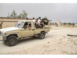 Libya ordusu ile Hafter milisleri, Trablus Havaalanı çevresinde çatışıyor