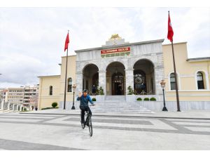 İstanbul Valisi Ali Yerlikaya, iş yerine bisikletle geldi