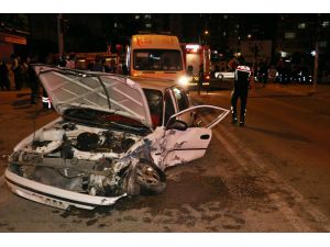 Adana'da iki otomobil çarpıştı: 7 yaralı