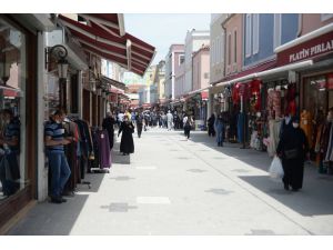 Sakarya, Kocaeli ve Zonguldak'ta vatandaşlar uzun bir aradan sonra hafta sonu sokağa çıktı