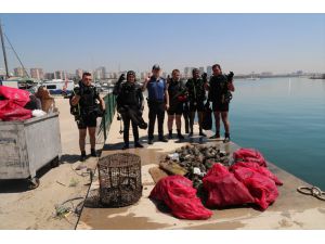 Mersin'de deniz dibi ve kıyı temizliği yapıldı