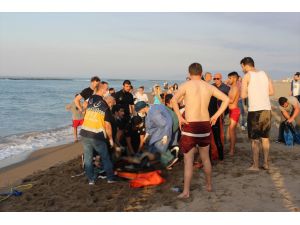 Sakarya'da denizde boğulma tehlikesi geçiren 2 kişi hastanede öldü