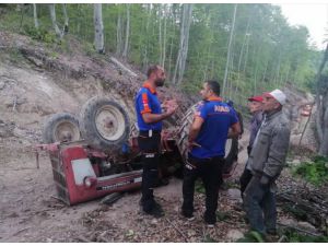 Zonguldak'ta devrilen traktörün altında kalan sürücü öldü